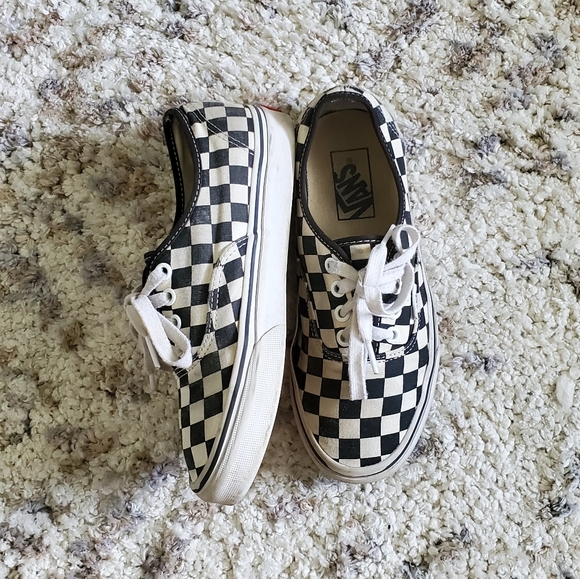 checkered canvas shoes
